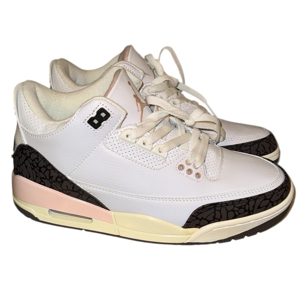 Women’s Air Jordan 3 Neapolitan - Picture 2 of 9